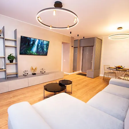 Sakura - One Bedroom - Next To Victoria Avenue And Cismigiu Park *