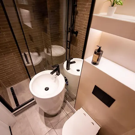 Sakura - One Bedroom - Next To Victoria Avenue And Cismigiu Park Bukarest