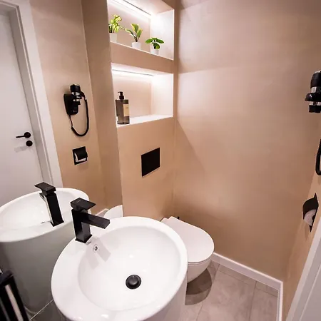 Apartman Sakura - One Bedroom - Next To Victoria Avenue And Cismigiu Park