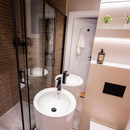 Sakura - One Bedroom - Next To Victoria Avenue And Cismigiu Park *